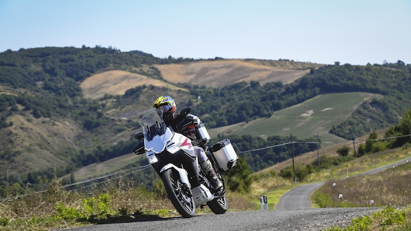 Zontes ZT703 F: le foto del test