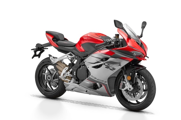 SRK921RR, QJ Motor alza l’asticella: 4 cilindri, 128 CV e prezzo competitivo