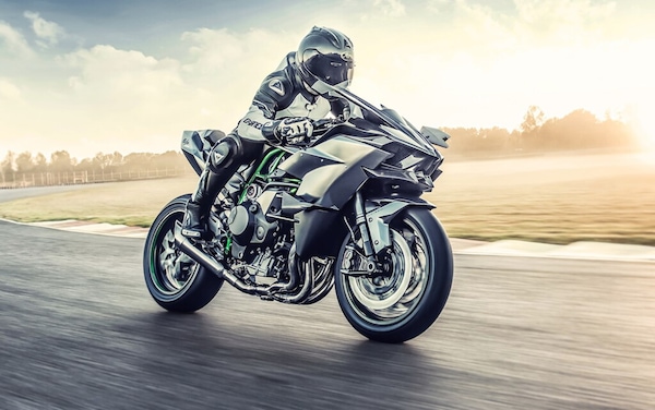 Kawasaki Ninja H2R 2026: il missile che non puoi guidare al bar