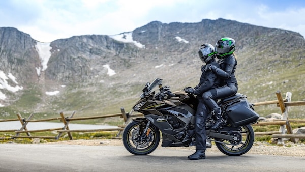 Kawasaki, nuove versioni per le Ninja H2 SX SE e 1100SX: le novità del 2026