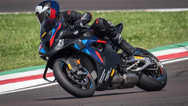 BMW M 1000 RR: per chi è (e per chi non è)