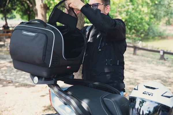 Top 5: gli accessori GIVI per viaggiare comodi e sicuri