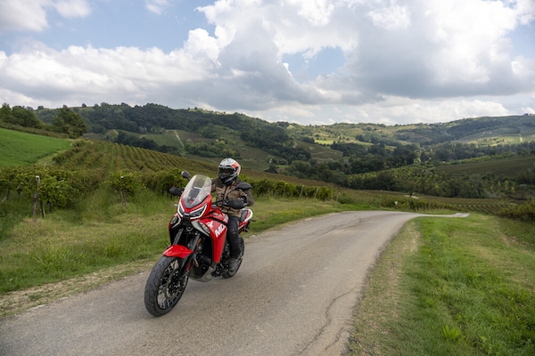 Moto Morini X-Cape 1200: le foto del test