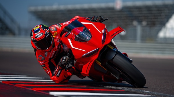Ducati Panigale V4 R 2026: la vera Superbike è servita