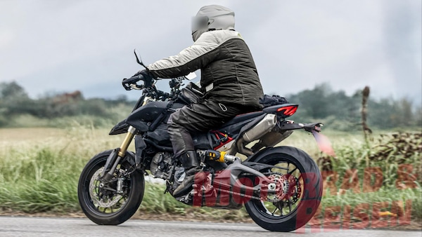 Foto Spia: sta per arrivare una Ducati Hypermotard V2?