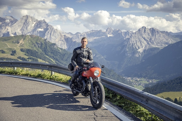 Eternal City Moto Show, Kaffeemaschine: eleganza Guzzi tra viaggio e sportività
