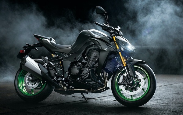 Kawasaki Z1100 e Z1100 SE: arrivano le nuove supernaked per il 2026