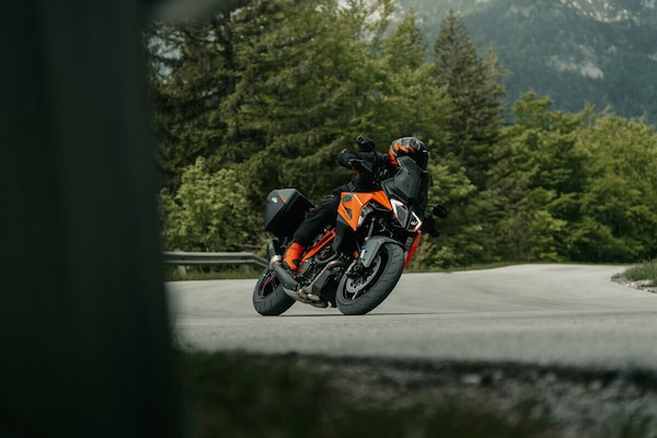 KTM, promo lampo: 1290 Super Duke GT e 890 SMT a interessi zero
