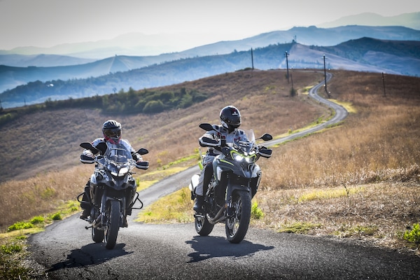 Benelli proroga la promo sulla gamma TRK: tris di valigie gratis fino a dicembre