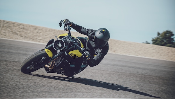 Husqvarna, promozione per la Vitpilen 801: 2.500 euro di vantaggi sul modello 2025