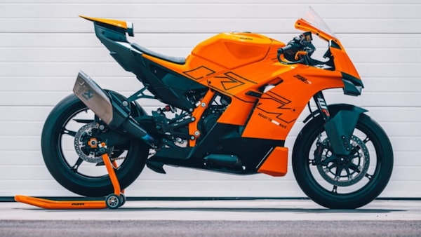 KTM 990 RC R, inizia la nuova era supersportiva: da novembre in concessionaria