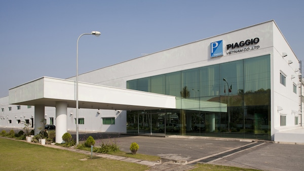 Vespa, Aprilia e Moto Guzzi alla conquista delle Filippine: Gruppo Piaggio investe nel Sud-Est asiatico