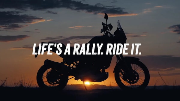 Nuova Kawasaki KLE: la vita è rally