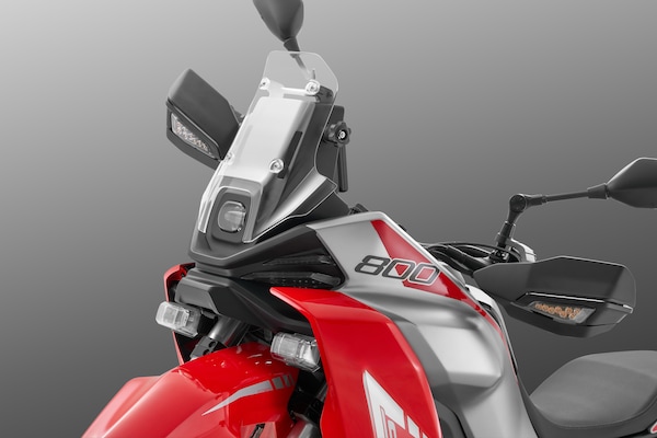 QJ Motor SRT 800RX: l’adventure sotto i 9000 euro