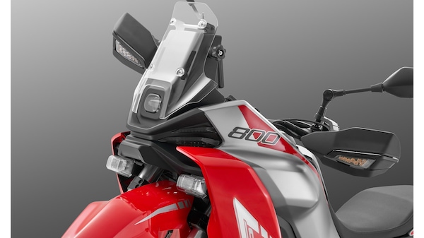 QJ Motor SRT 800RX: l’adventure sotto i 9000 euro