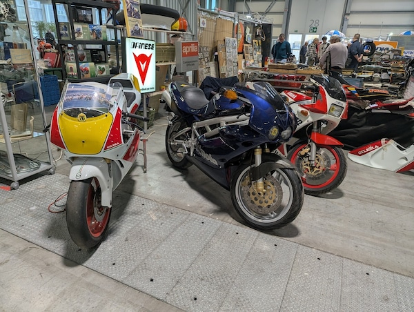 Auto e Moto d'Epoca 2025: le foto live dell'evento