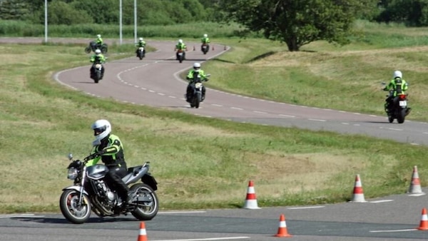 Aumento dei costi per la patente di guida: rincari fino al 300% dal 1° novembre 2025