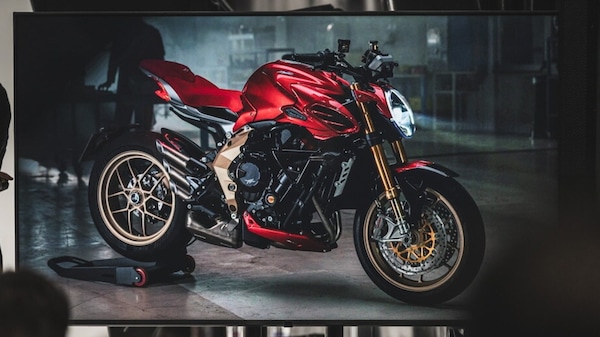 EICMA 2025, MV Agusta Brutale Serie Oro: una nuova era con motore 950