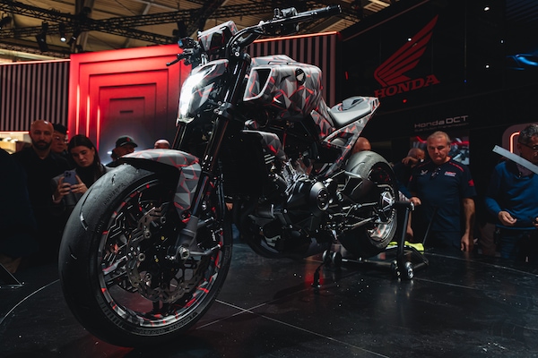 Honda V3R 900: le foto direttamente da EICMA 2025