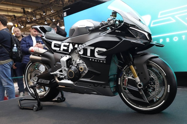 CFMOTO svela il concept della prossima SR-RR V4 ad EICMA 2025: le foto