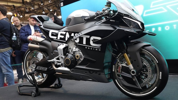 CFMOTO svela il concept della prossima SR-RR V4 ad EICMA 2025: le foto