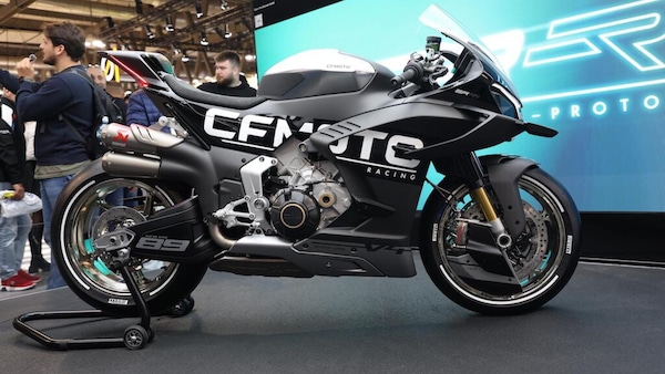 EICMA 2025, CFMOTO punta alla arena delle SBK: ecco la SR-RR V4 Prototype