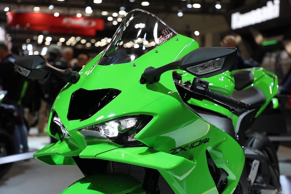 EICMA 2025, Kawasaki Ninja ZX-10R 2026: aerodinamica raffinata e motore Euro 5+