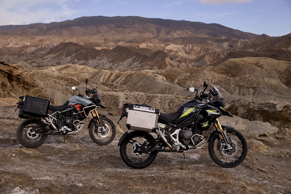 Triumph Tiger 900 e Tiger 1200: ecco le edizioni speciali Tiger Alpine e Desert Special
