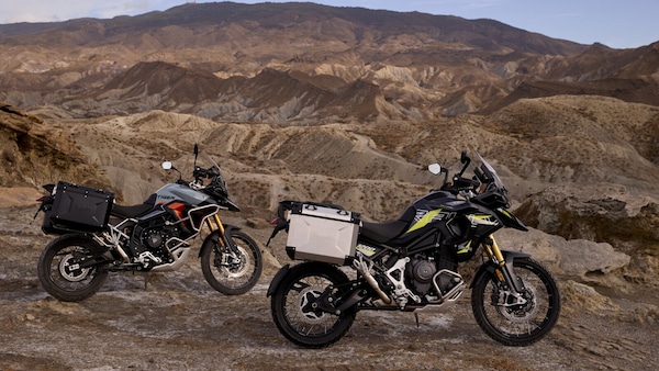 Triumph Tiger 900 e Tiger 1200: ecco le edizioni speciali Tiger Alpine e Desert Special