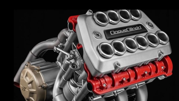 MV Agusta e la rivoluzione a "Cinque Cilindri": è sfida su potenza, leggerezza e innovazione