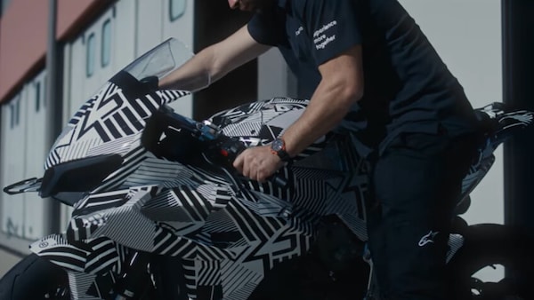 CFMOTO, la V4 SR-RR Prototype scalda i muscoli: ecco il video