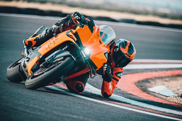 Bajaj completa l'acquisizione di KTM. Che succederà ora?