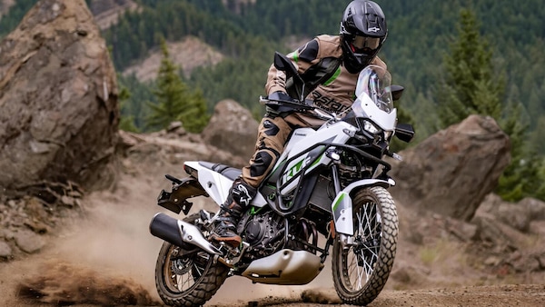 Kawasaki KLE 500 2026: ecco svelato il prezzo (che stupisce)