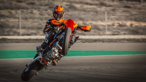 KTM aggiorna i listini: ribassi su 790, 450 e 390