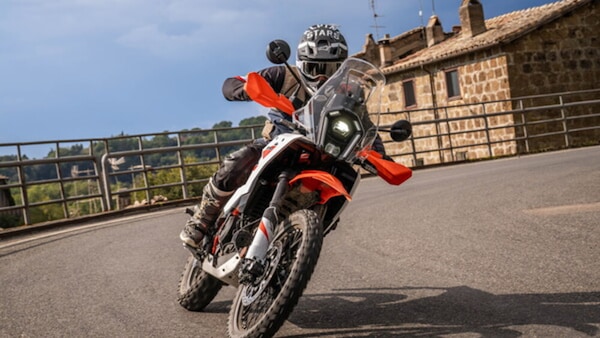 KTM 390 Adventure R: le foto del test
