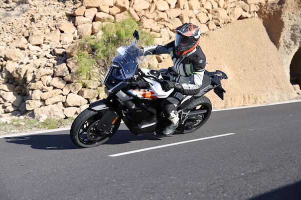 KTM 1390 Super Adventure S EVO, le foto della prova