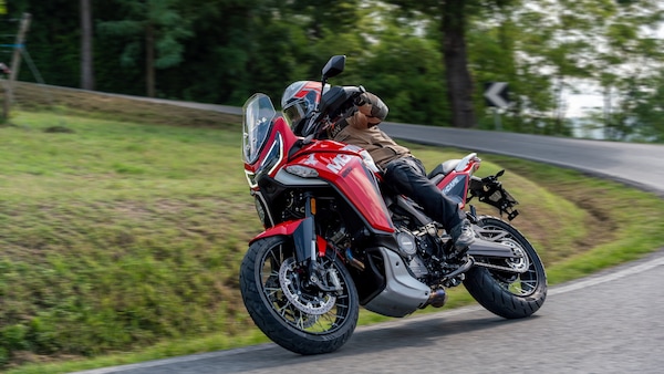 Moto Morini X-Cape 1200: le opinioni di InMoto "fuori dai denti"