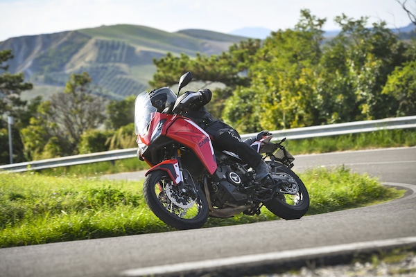 Moto Morini X-Cape 700: le foto della "Comparativa crossover cinesi"
