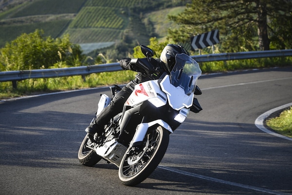 Zontes ZT703-F: le foto della "Comparativa crossover cinesi"