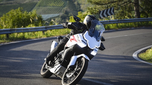 Zontes ZT703-F: le foto della "Comparativa crossover cinesi"