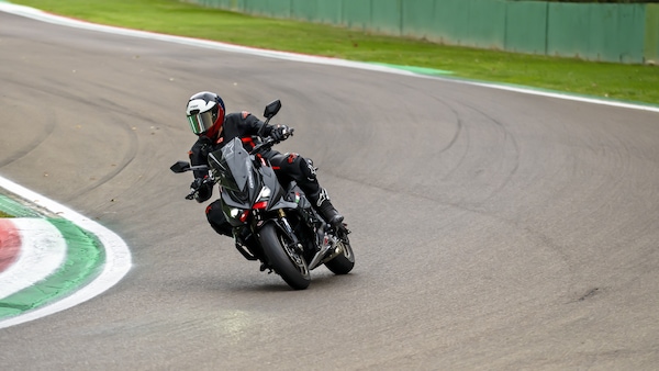 Italjet Dragster 700 Twin Premium Edition: le opinioni di InMoto "fuori dai denti"