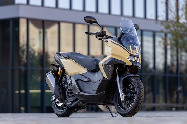 UM Rockville 125: arriva in Italia il nuovo maxiscooter compatto