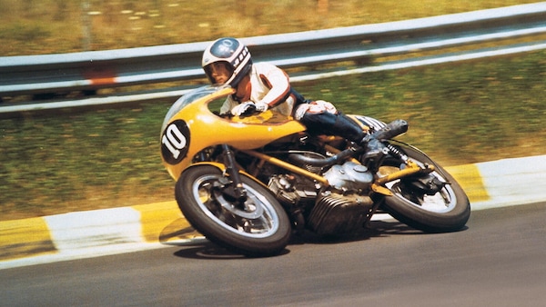 Ducati prepara una nuova special ispirata alla 750 SS Desmo degli anni Settanta