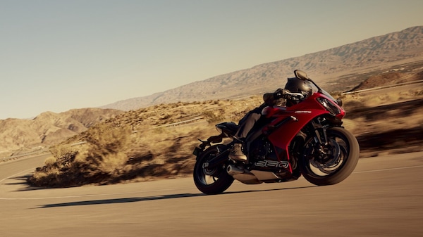 Triumph Triple Track Experience 2026: in pista a Imola e Cremona