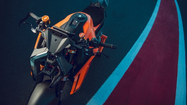 KTM, arrivano le naked 2026: nuova generazione e debutto dei freni WP sulla 390