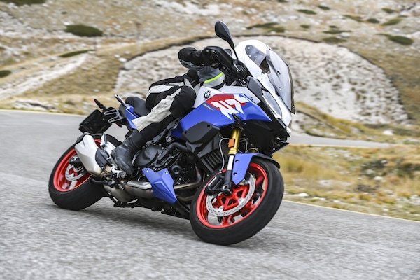 BMW F 900 XR : le foto della "Comparativa crossover stradali"