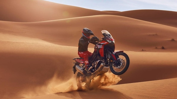 Honda Africa Twin 2026: continuità tecnica, nuovo aspetto estetico