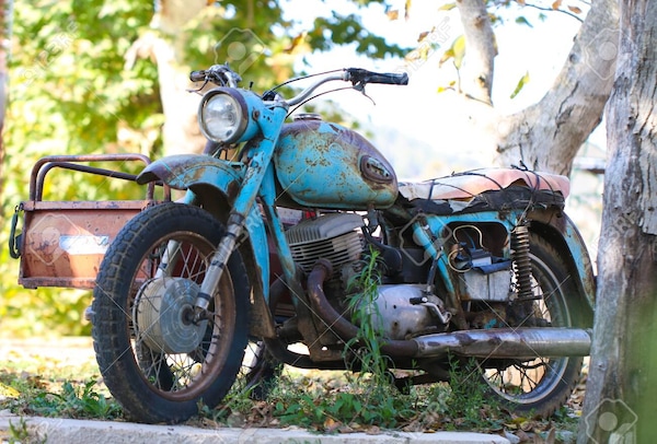 Moto d’epoca: come faccio con i ricambi?