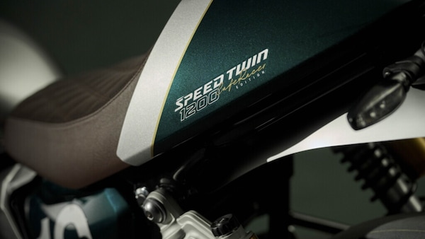 Le foto della nuova Triumph Speed Twin 1200 Café Racer Edition: stile café racer