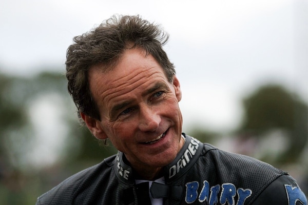 Goodwood celebra Barry Sheene: tributo totale a una leggenda